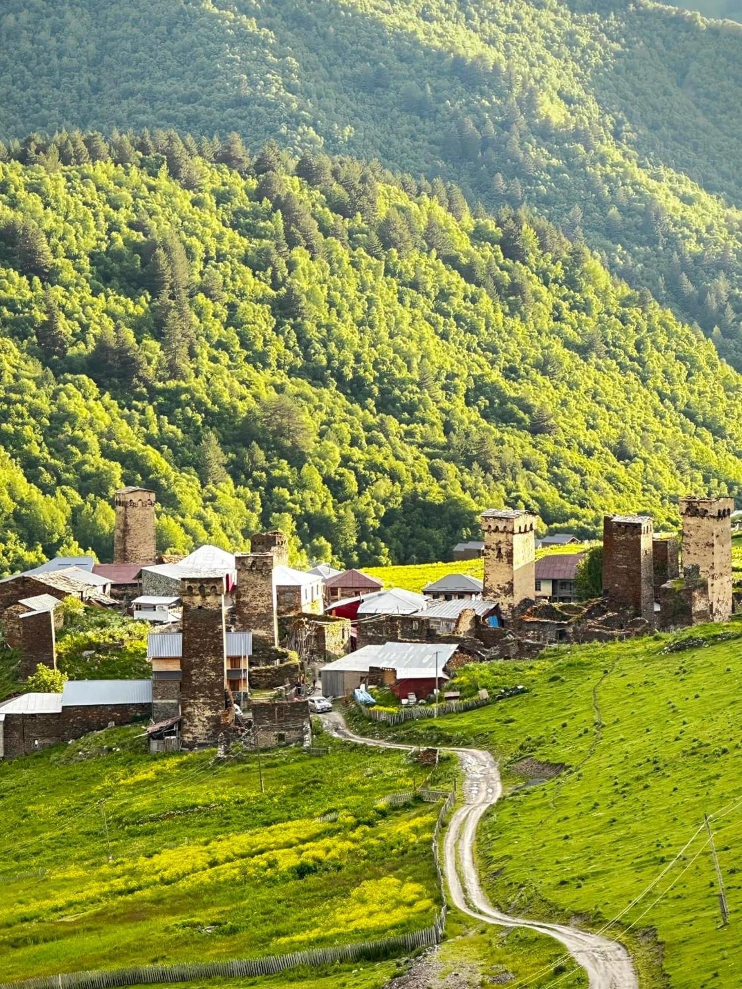 Ela Hotel Ushguli Exterior photo